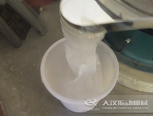 硅微粉振動篩出料口 硅微粉振動篩出料口